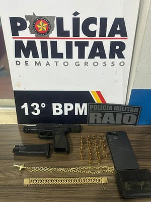 Homem é preso por posse ilegal de arma de fogo e com mais de R$ 500 mil em folhas de cheques