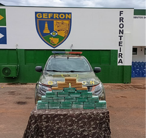 Gefron apreende 48 tabletes de cocaína e causa prejuízo de R$ 864 mil às facções criminosas