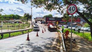 Prefeitura reforça proteção e instala guard-rails na Avenida 31 de Março para reduzir acidentes