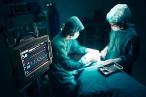 Família consegue na Justiça cobertura de cirurgia negada por plano de saúde