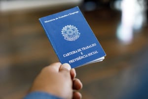 Sine oferece 500 empregos que pagam entre R$ 4 mil a R$ 5 mil em Cuiabá; confira