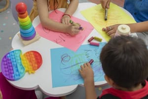 Levantamento aponta déficit de vagas em creches e TCE cobra municípios para eliminar fila de espera