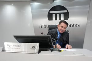 Sérgio Ricardo assume segundo mandato e se torna primeiro presidente reeleito do Tribunal de Contas