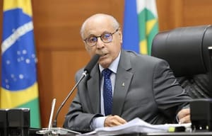 Júlio Campos irá à Brasília cobrar definição do UB sobre apoio a Jayme para o governo