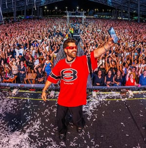 Alok arrasta 80 mil fãs e elege show em Cuiabá entre os melhores do ano