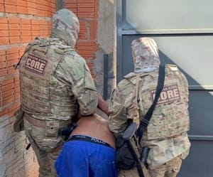 Homem estupra e tenta matar a ex após não aceitar fim do relacionamento, e é preso em Cuiabá