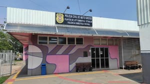 Homem é preso por ameaçar e descumprir medida protetiva contra jovem em Cuiabá