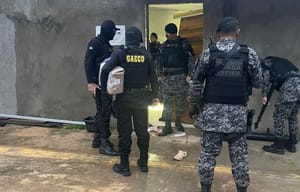 Responsável por repassar dinheiro do tráfico para líder de facção é presa pelo Gaeco