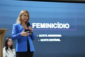 Especialista alerta para avanço do ódio contra mulheres e destaca as redes de proteção