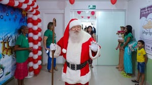 Papai Noel chega ao Pronto-Socorro de Várzea Grande nesta sexta-feira