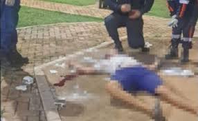 Trio desce do carro e executa jovem de 22 anos em praça de cidade de Mato Grosso