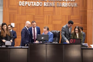 Parlamento derruba parte dos vetos à LDO e conclui limpeza da pauta na Assembleia de MT