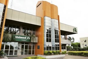 Justiça condena Unimed Cuiabá a indenizar paciente com deficiência visual que teve exame negado