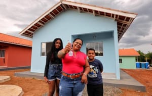 MT entrega chaves de 32 casas gratuitas do programa SER Família Habitação