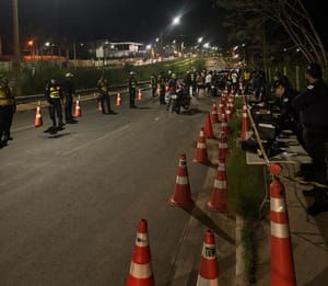 Blitz termina com captura de foragido da Justiça e remoção de 52 motos em Cuiabá