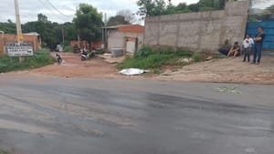 Mulher morre atropelada por carro a caminho da academia em Várzea Grande; motorista fugiu