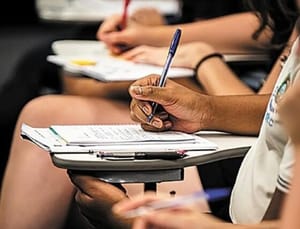 Faculdade em MT é condenada pelo TJ por cobrar mensalidades após cancelamento de curso