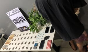 Jovem que fazia 'delivery' de maconha e cocaína é preso pela Polícia Militar em bairro de VG