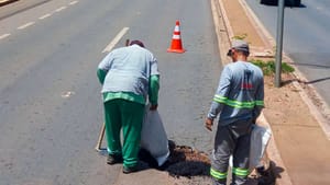 Secretaria realiza operação tapa-buraco em vias da região central de Várzea Grande