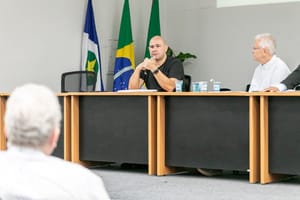 Pedido de vista adia encaminhamento dos projetos de lei para Câmara Municipal