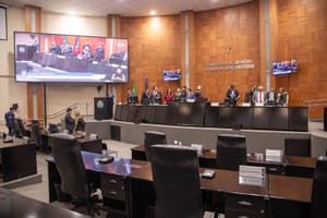 Max Russi deve convocar nova sessão em 24 horas após Governo não enviar projeto da RGA