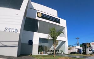 Maníaco que mostrou genitália à menor em shopping é preso por importunação sexual em ônibus