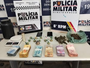 Polícia flagra tráfico e prende dois com maconha, pasta base  de cocaína e R$ 7 mil