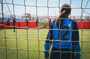 Jogadora de futebol aciona clube de Cuiabá na Justiça do Trabalho para receber prêmiação