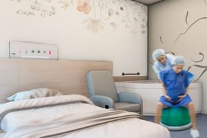 Várzea Grande lança pedra fundamental do Hospital e Maternidade Municipal