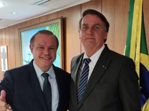 Bolsonaro pede ao STF autorização para receber visita de Wellington Fagundes