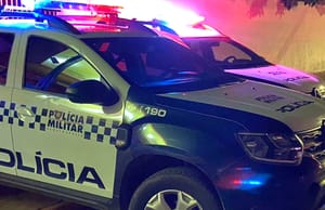 Vizinhos ligam para polícia e advogado é preso por agredir a companheira em Várzea Grande